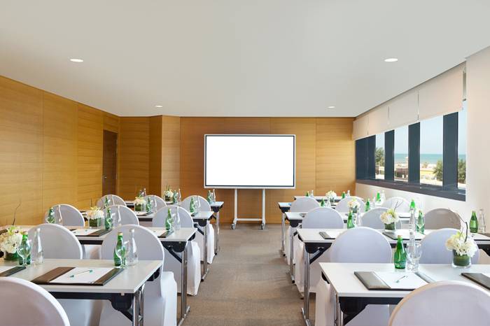 Wyndham Garden Ajman Corniche-meeting-slider